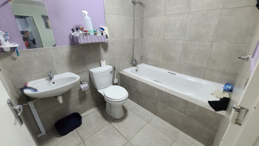 3 Bedroom Property for Sale in Bishop Lavis Western Cape